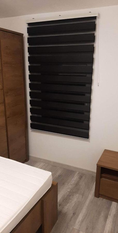 Apartman Kety Vir Buitenkant foto
